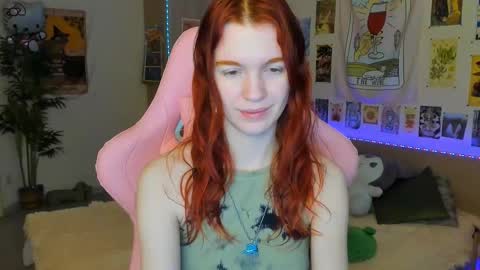 Snapshot of elly_milas chatting on 02/09/25, 08:33 Elly     Fansly  online show from 02/09/25, 08:33