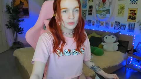 Snapshot of elly_milas chatting on 02/25/25, 06:58 Elly     Fansly  online show from 02/25/25, 06:58