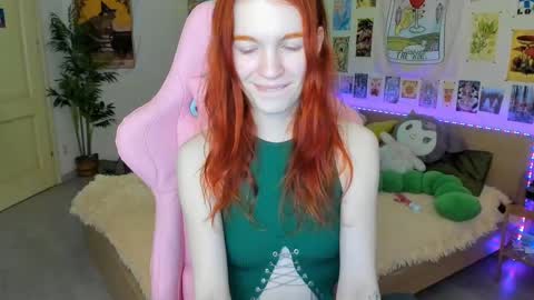 Snapshot of elly_milas chatting on 03/01/25, 11:28 Elly     Fansly  online show from 03/01/25, 11:28