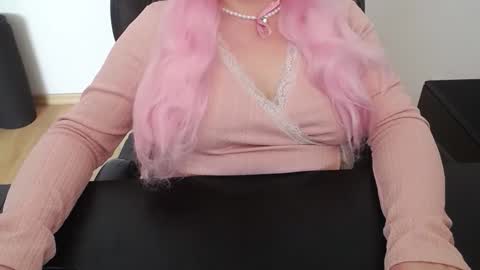 Elly online show from 04/01/26, 01:41