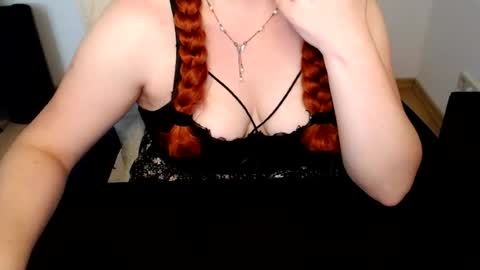 Snapshot of elly_petite chatting on 07/01/26, 07:21 Elly online show from 07/01/26, 07:21
