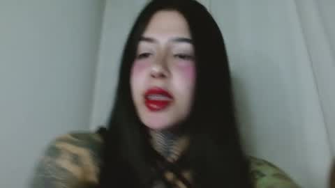 Snapshot of elly_skye chatting on 05/12/26, 06:21 Natalia online show from 05/12/26, 06:21
