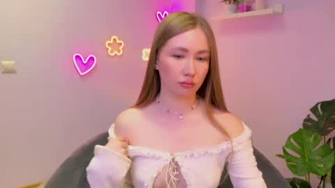 Snapshot of ellycolins_ chatting on 05/24/26, 03:11 Elly online show from 05/24/26, 03:11
