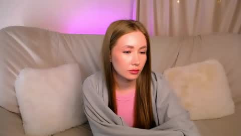 Snapshot of ellycolins_ chatting on 05/27/26, 03:14 Elly online show from 05/27/26, 03:14