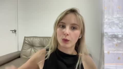 ellykeyofficial online show from 04/23/26, 07:38