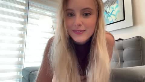 ellykeyofficial online show from 05/03/26, 08:04