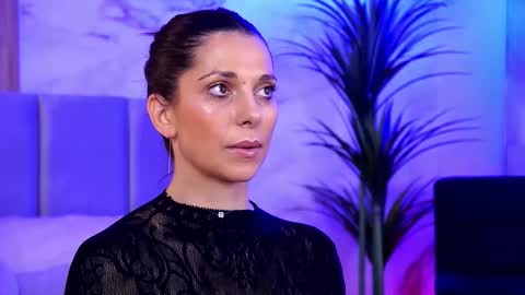 Elly online show from 10/19/25, 07:58