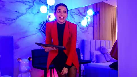 Elly online show from 10/28/25, 08:07