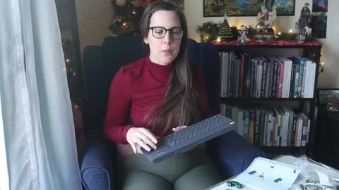 Elly Naomi online show from 12/13/24, 04:16