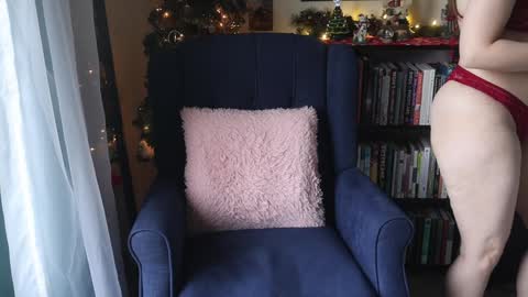 Elly Naomi online show from 12/15/24, 04:26