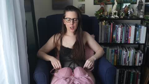 Elly Naomi online show from 01/11/25, 04:14