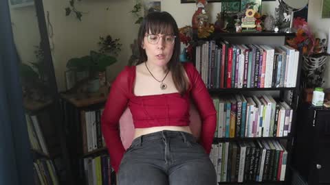 Elly Naomi online show from 10/18/25, 04:52