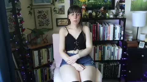 Snapshot of ellynaomi chatting on 05/16/26, 05:01 Elly Naomi online show from 05/16/26, 05:01