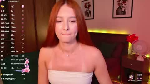 Snapshot of ellypeach chatting on 06/12/26, 02:38 EllyPeach online show from 06/12/26, 02:38