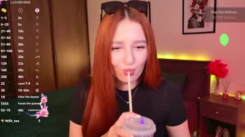 Snapshot of ellypeach chatting on 07/08/26, 11:15 EllyPeach online show from 07/08/26, 11:15