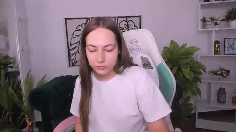 Snapshot of elma_lily chatting on 09/15/25, 06:02 elma_lily online show from 09/15/25, 06:02