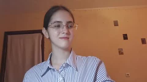 Kate online show from 07/18/26, 10:19