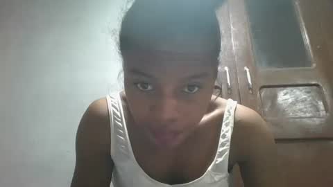 Snapshot of elodie228680 chatting on 05/07/26, 03:56 elodie228680 online show from 05/07/26, 03:56