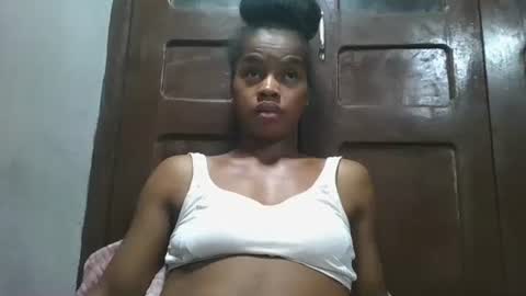 Snapshot of elodie228680 chatting on 05/09/26, 05:29 elodie228680 online show from 05/09/26, 05:29