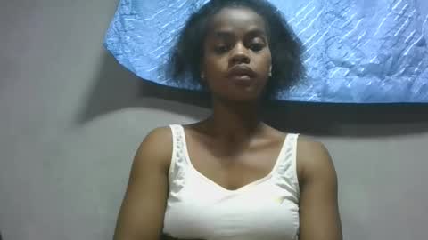 Snapshot of elodie228680 chatting on 05/15/26, 03:46 elodie228680 online show from 05/15/26, 03:46