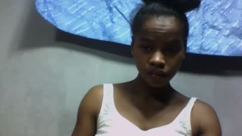 Snapshot of elodie228680 chatting on 05/16/26, 05:04 elodie228680 online show from 05/16/26, 05:04