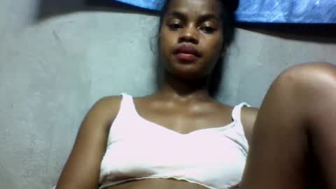 Snapshot of elodie228680 chatting on 05/27/26, 06:38 elodie228680 online show from 05/27/26, 06:38