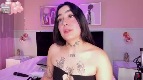 Elodie  online show from 11/22/25, 11:31