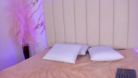 elody_rousse online show from 10/17/25, 11:46