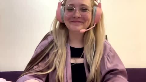Katie online show from 05/01/26, 02:32