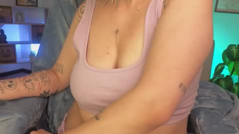 Eloise  . online show from 12/02/25, 04:40