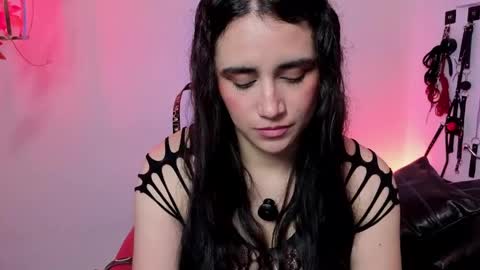 elowen_halley1 online show from 03/19/26, 06:01
