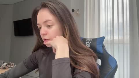 Milana online show from 04/11/26, 10:08