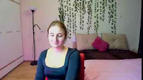 Elsa  online show from 10/09/25, 12:14
