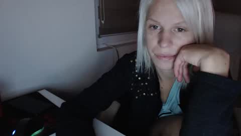 Snapshot of elssa_rush chatting on 09/25/25, 02:04 elssa_rush online show from 09/25/25, 02:04