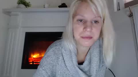 Snapshot of elssa_rush chatting on 10/13/25, 04:56 elssa_rush online show from 10/13/25, 04:56