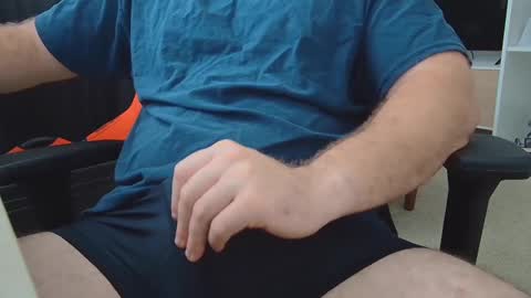 Snapshot of eltanke2206 chatting on 10/08/25, 04:59 alexgarg online show from 10/08/25, 04:59