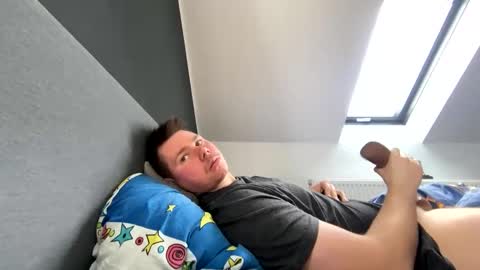 Snapshot of eltat_75 chatting on 02/15/25, 07:49 eltat_75 online show from 02/15/25, 07:49