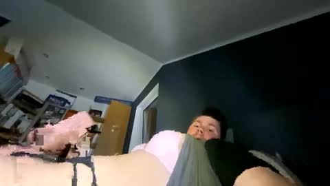 Snapshot of eltat_75 chatting on 11/04/25, 07:57 eltat_75 online show from 11/04/25, 07:57