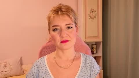 Snapshot of elviraforyou chatting on 11/20/25, 10:59 Elvira online show from 11/20/25, 10:59