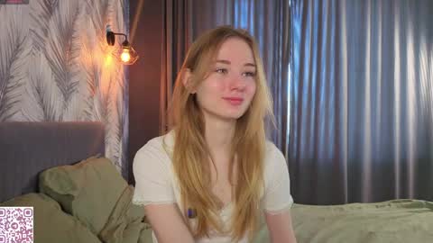 Snapshot of elvyrose chatting on 04/27/26, 04:32 Alex online show from 04/27/26, 04:32