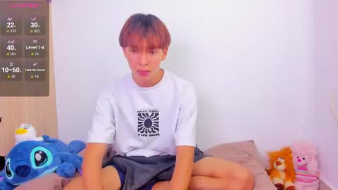 Snapshot of ely_king chatting on 06/18/26, 07:18 E L Y K I N G online show from 06/18/26, 07:18