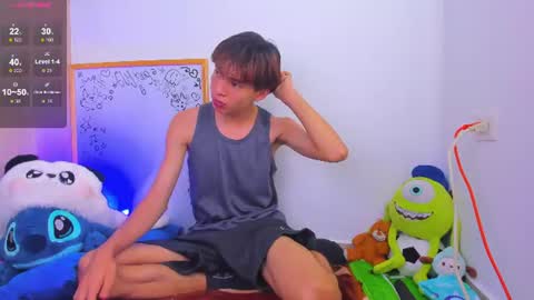 Snapshot of ely_king chatting on 06/28/26, 06:36 E L Y K I N G online show from 06/28/26, 06:36