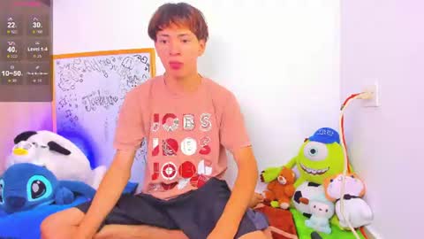 Snapshot of ely_king chatting on 07/13/26, 06:33 E L Y K I N G online show from 07/13/26, 06:33