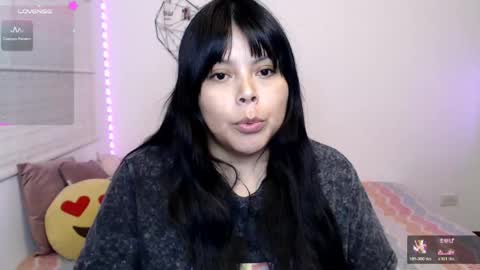 Snapshot of elymoon chatting on 05/23/26, 01:11 Ely online show from 05/23/26, 01:11