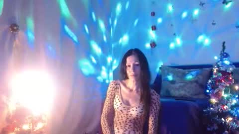 Elisa online show from 12/04/25, 07:11