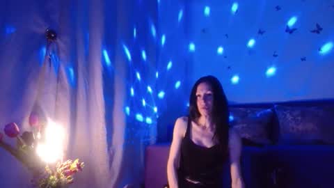 Elisa online show from 05/11/26, 05:43