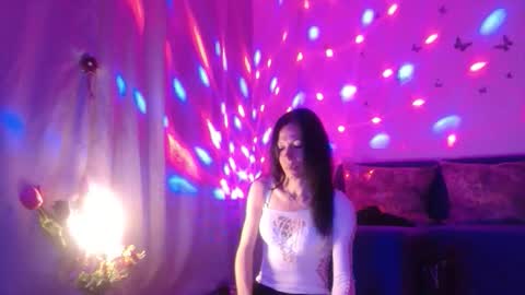 Elisa online show from 05/16/26, 05:34
