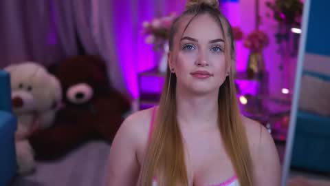 Elyssa online show from 04/14/26, 06:36