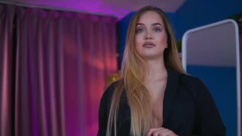 Elyssa online show from 04/19/26, 06:32