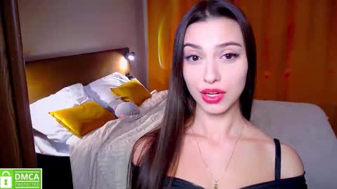 elza_rose online show from 10/18/25, 06:41
